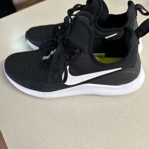 Woman’s Nike Free TR 8